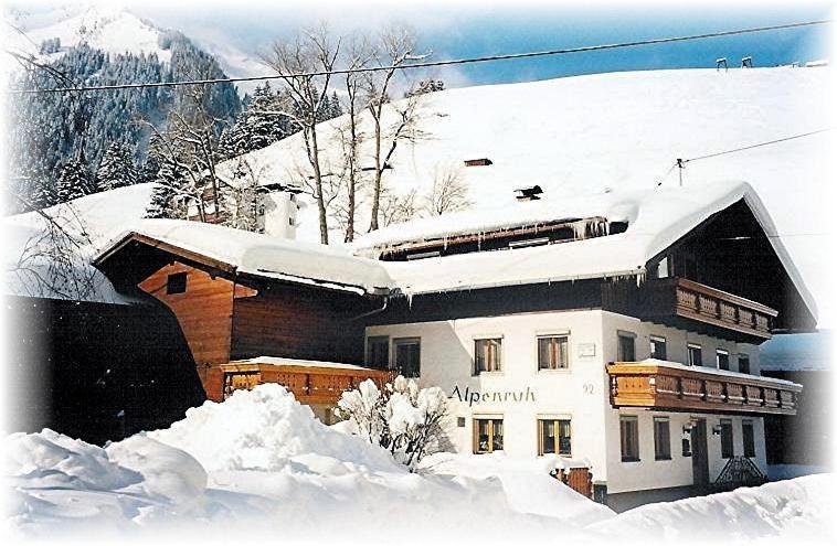 Gaestehaus Alpenruh Holzgau Exterior photo