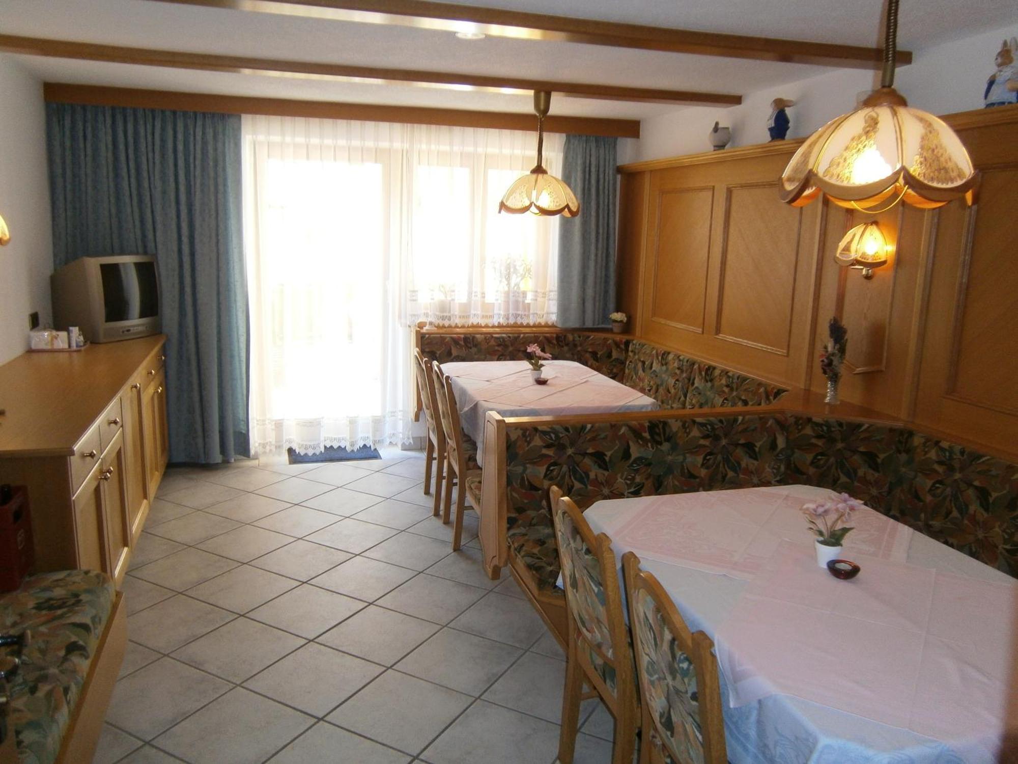 Gaestehaus Alpenruh Holzgau Exterior photo